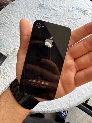 Telefono 4 16GB nero