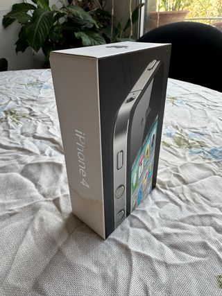 Telefono 4 16GB nero