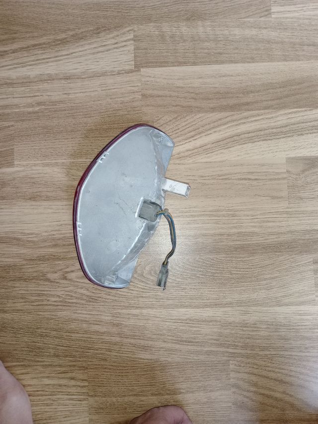 Faro trasero Yamaha teos