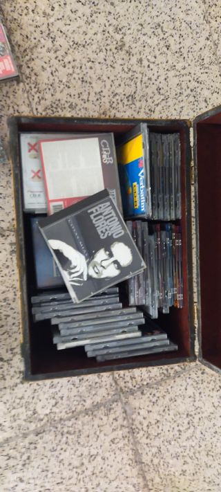 Cds antiguos de todo tipo de música