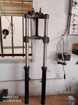 Suspensión delantera y tija derbi