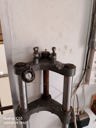 Suspensión delantera y tija derbi