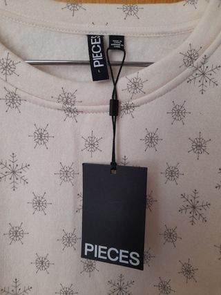 Conjunto pantalón/sudadera marca Pieces