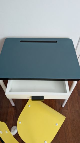 Escritorio infatil (silla y mesa) Les Gambettes