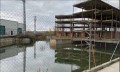 Parcela con edificio en construcción en Cabanillas