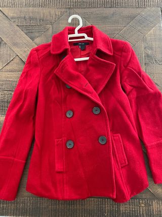 Abrigo corto Zara rojo