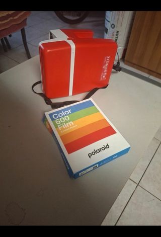 Macchina fotografica polaroid