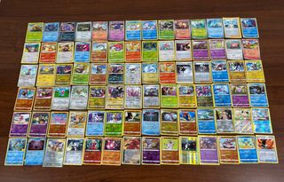 Set di 265 carte pokemon miste holo, reverse
