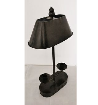 Castiçal vintage em metal fundido