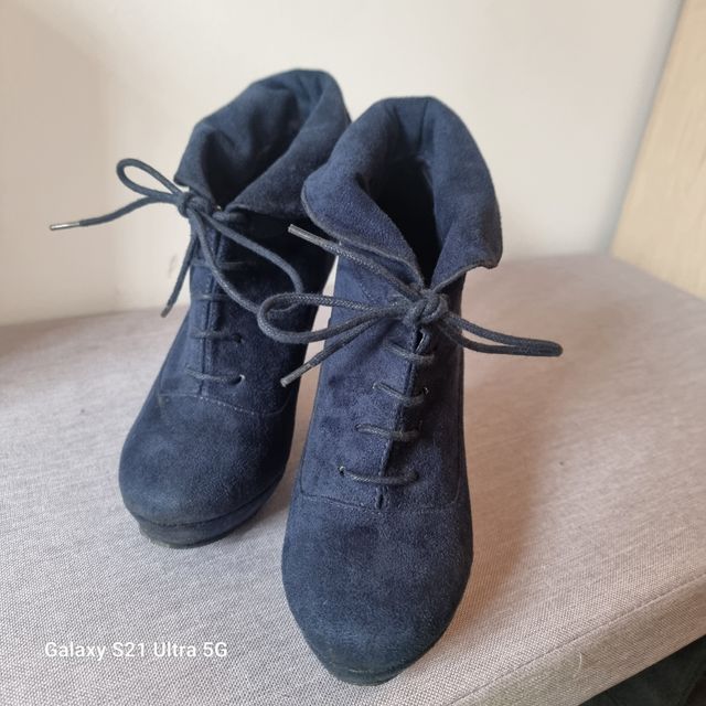 Vendo botas super bonitas poco uso