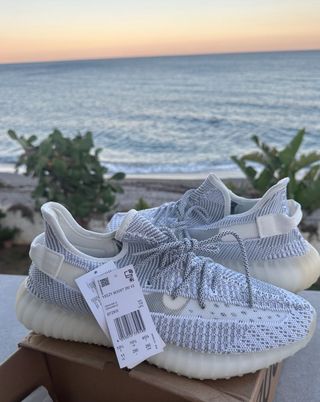 Adidas Yeezy 350 V2 - Static