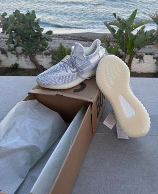 Adidas Yeezy 350 V2 - Static