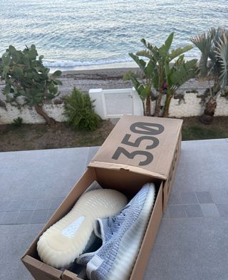 Adidas Yeezy 350 V2 - Static