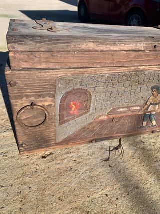 Bauletto antico di legno decorato 
