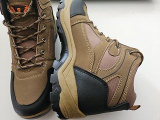 Bota de montaña hombre trekking trabajo
