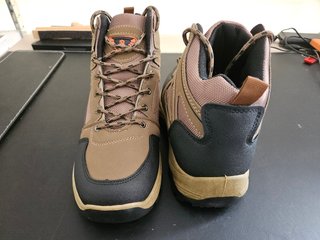 Bota de montaña de caballero trekking