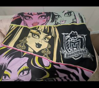 Manta nueva Monster High