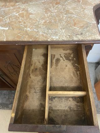 Mueble tocador antiguo con espejo