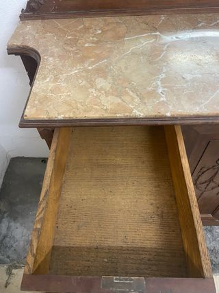 Mueble tocador antiguo con espejo