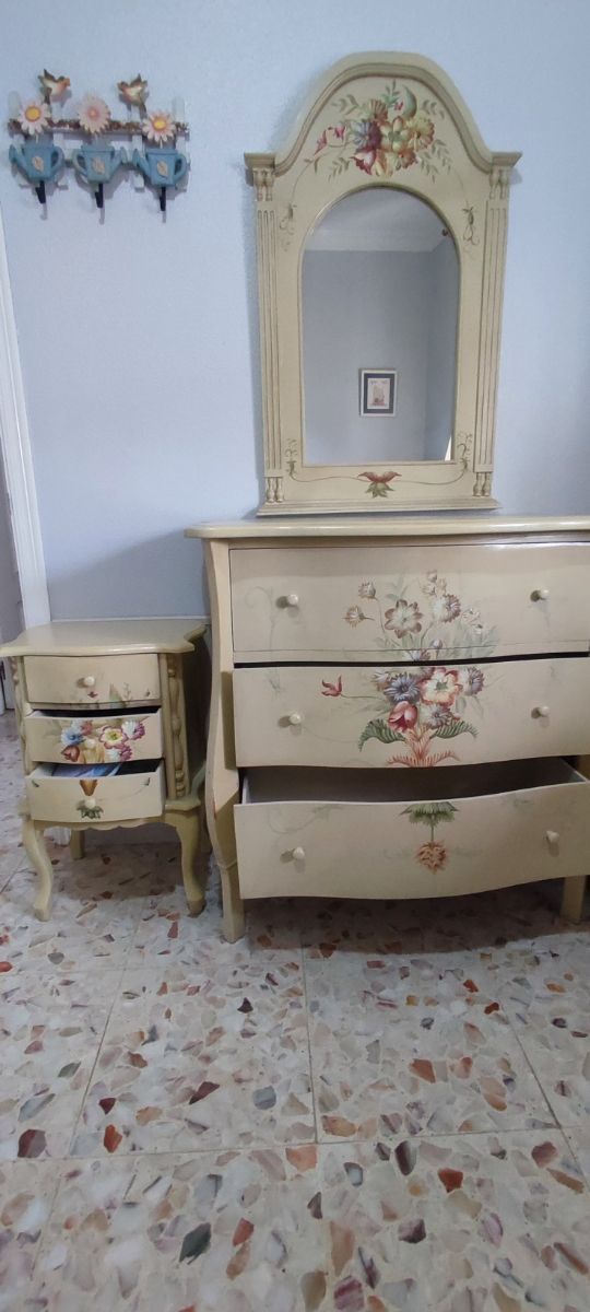 Muebles decorados de fabrica.