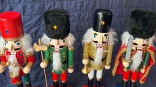 🎄 Juego 4 muñecos madera Cascanueces 25cm NUEVOS