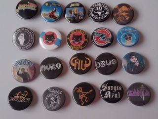 Chapas e imanes de rock español de los 70 y 80