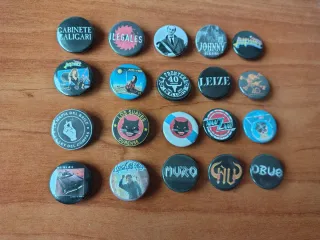 Chapas e imanes de rock español 70s y 80s