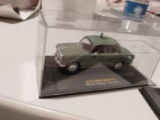 1/43  maqueta r 10 y giulietta policía