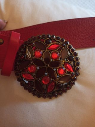 Cinta donna rossa