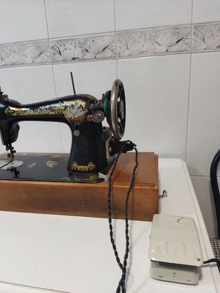 Maquina de coser singer