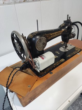 Maquina de coser singer