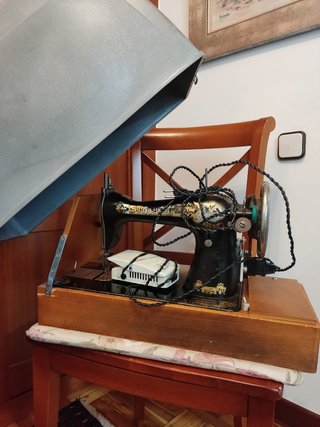 Maquina de coser singer