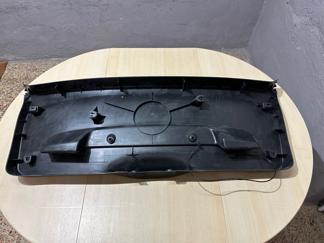Tapa maletro BMW