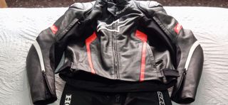 Chaqueta moto Alpinestars.