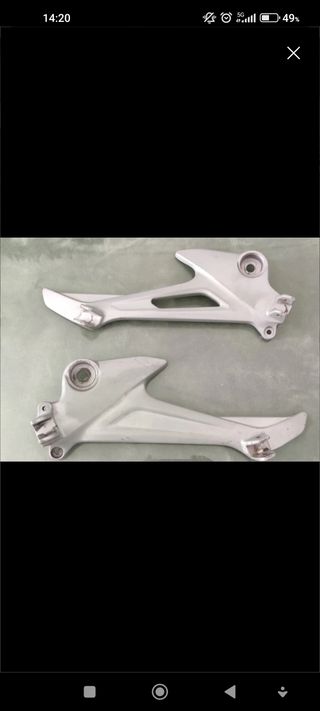 Soporte reposapiés Honda Varadero