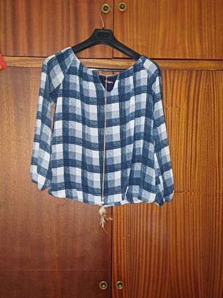 BLUSA MANGA LARGA. ESCOTE ELÁSTICO 