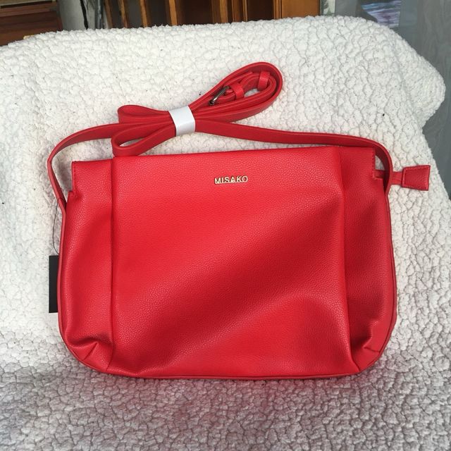 Borsa a tracolla rossa con etichetta Misako