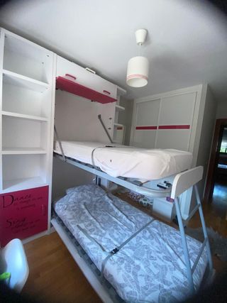 CONJUNTO HABITACIÓN LITERAS ABATIBLES VERTICALES