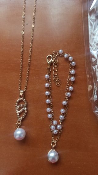 Reloj, pendientes, pulsera y gargantilla NUEVO