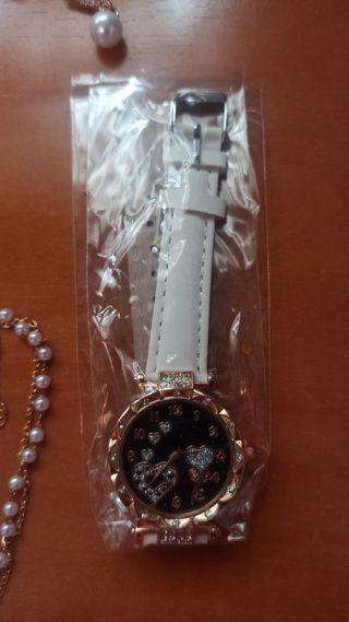 Reloj, pendientes, pulsera y gargantilla NUEVO