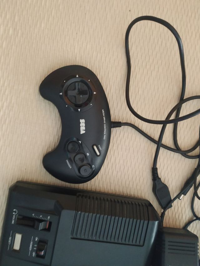 Megadrive 1 + juego Sonic & knucles