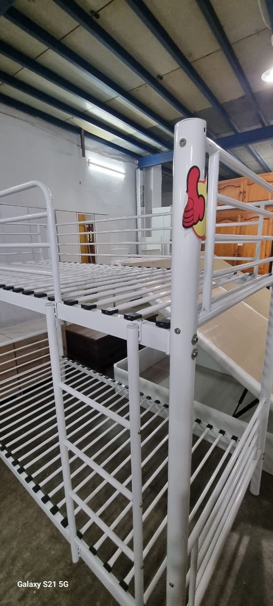 Litera Metálica blanca