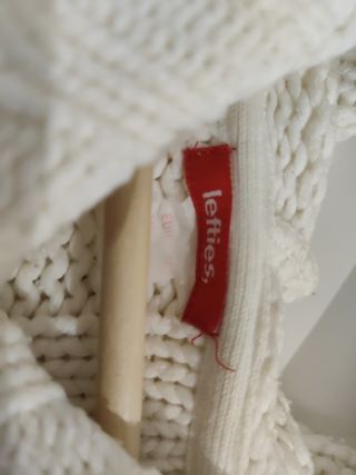 Chaqueta de lana con capucha.
