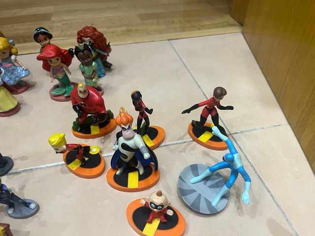 Coleção miniatura de personagens da Disney