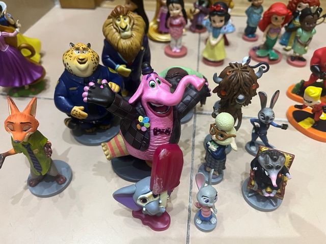 Coleção miniatura de personagens da Disney