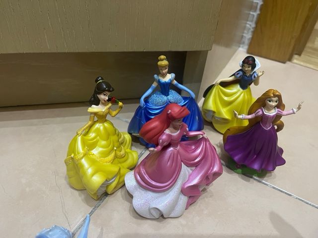 Coleção miniatura de personagens da Disney