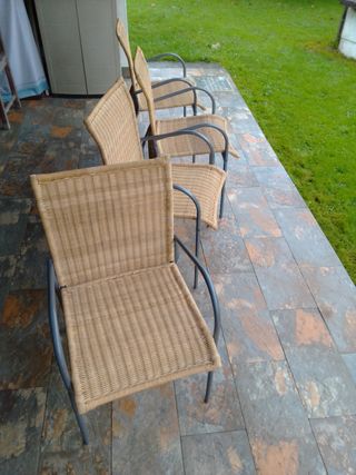 4 Sillas de mimbre para jardín
