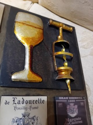 Collezionismo  quadro  con cavatappi  in ottone