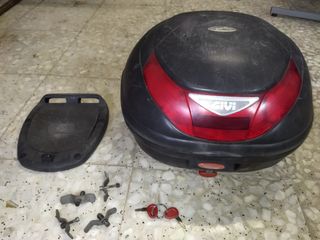 Baúl moto Givi 