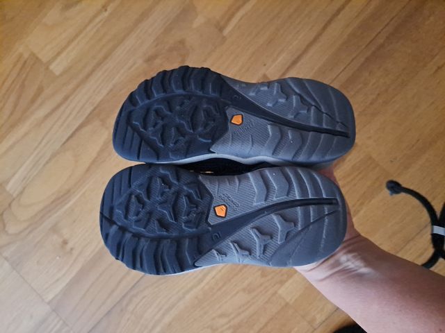 Zapatillas de montaña  talla 27